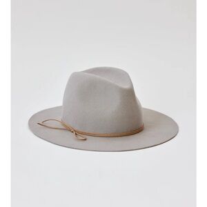 Hat Attack Classic Amelia in Light Gray